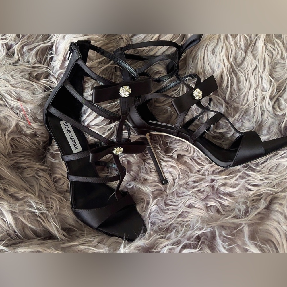 Size 10 Steve Madden Bow Heels